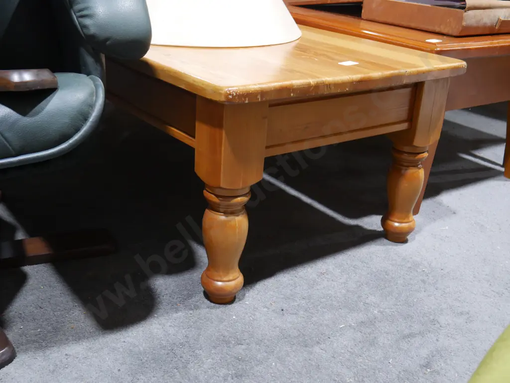 Coffee table Image 1++