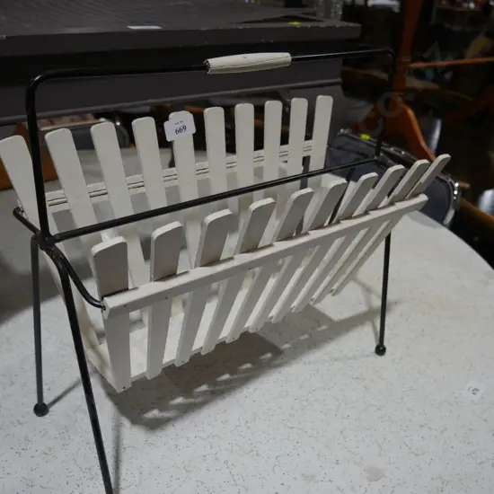 Magazine rack