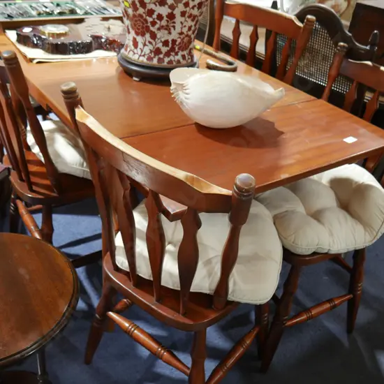 Extension table and 6 chairs