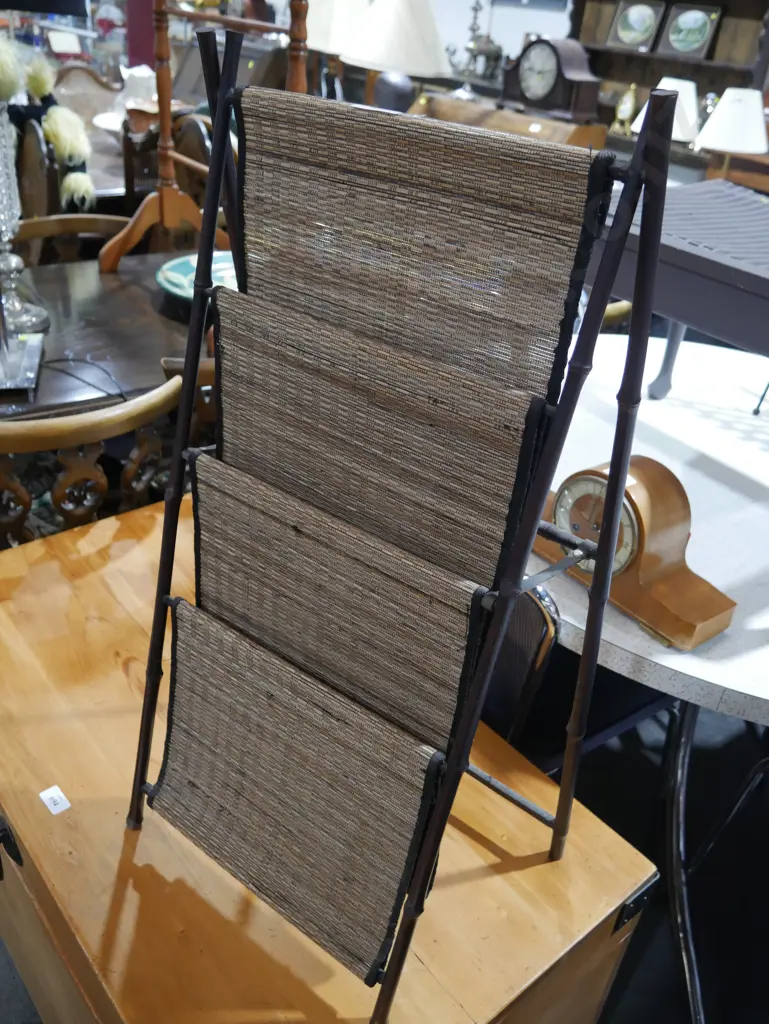 Magazine rack Image 1++