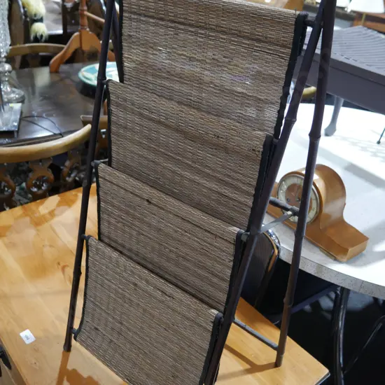 Magazine rack