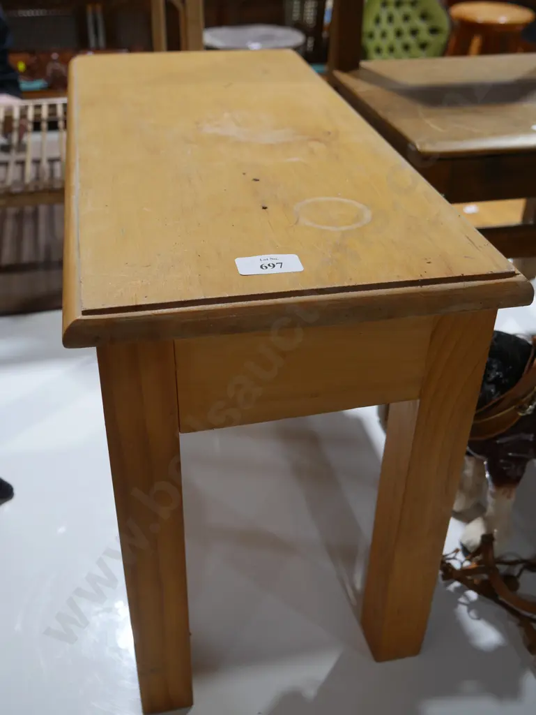 Wooden stool Image 1++