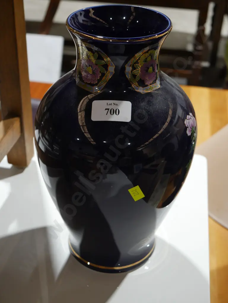Vase Image 1++