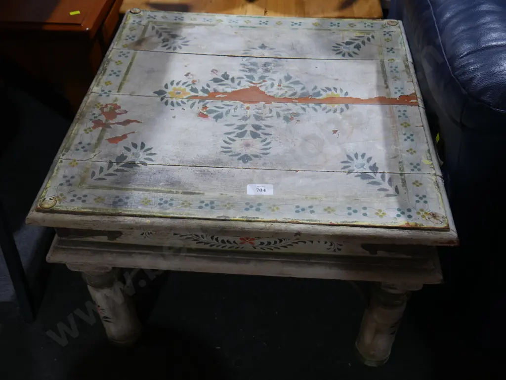Painted coffee table Image 1++