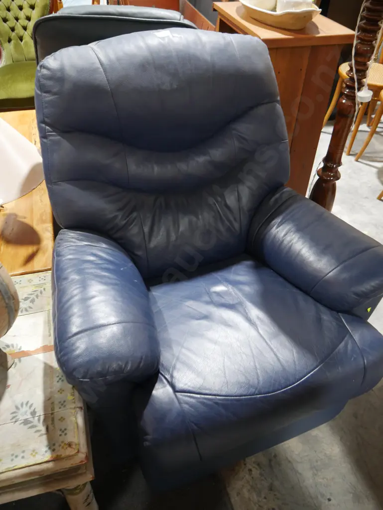 Recliner arm chair Image 1++