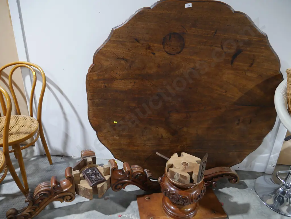 Carved wooden dining table Image 1++