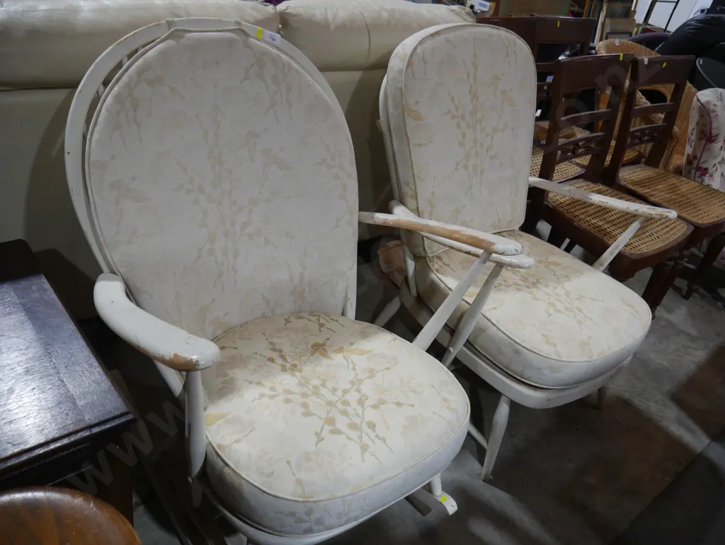 2 arm chairs Image 1++