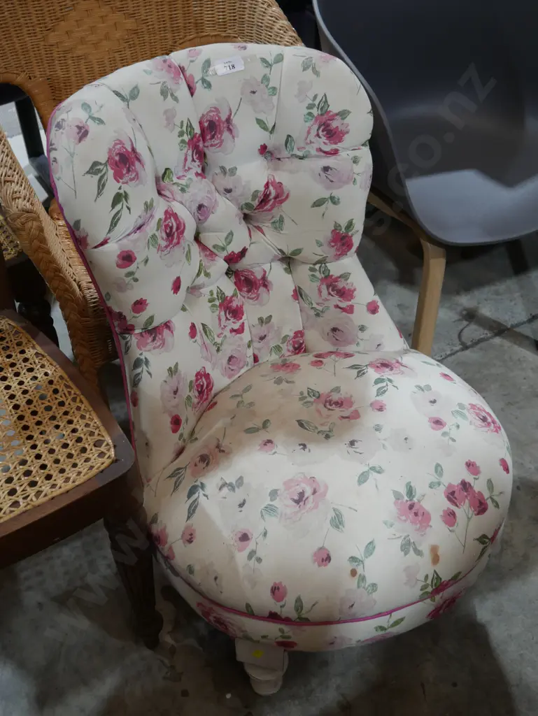 Bedroom chair Image 1++