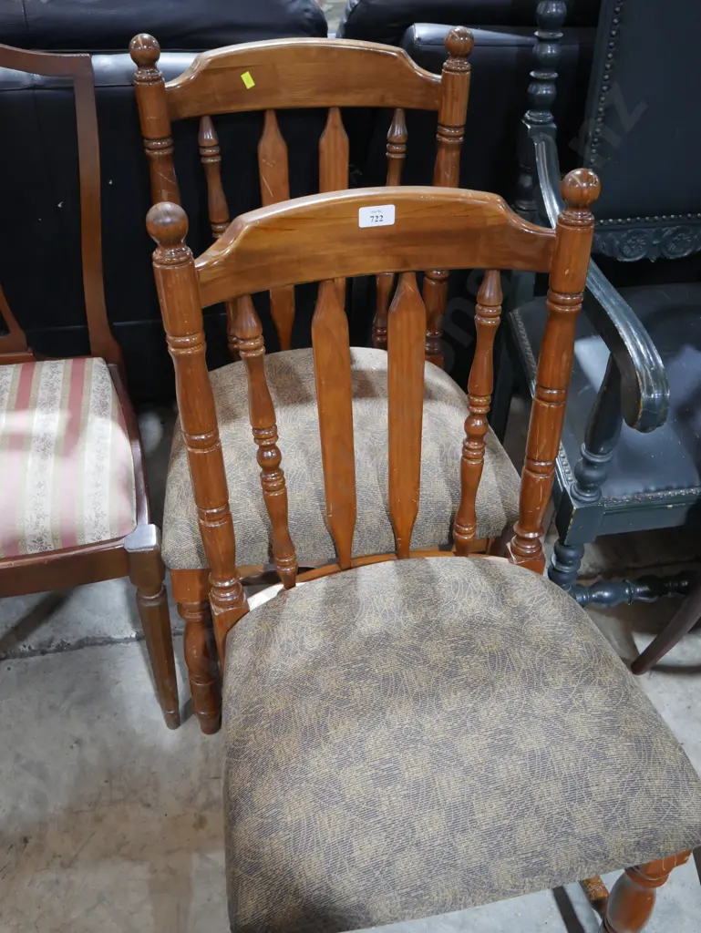 2 chairs Image 1++