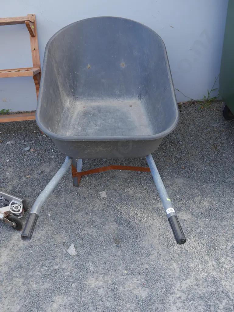 Wheelbarrow Image 1++