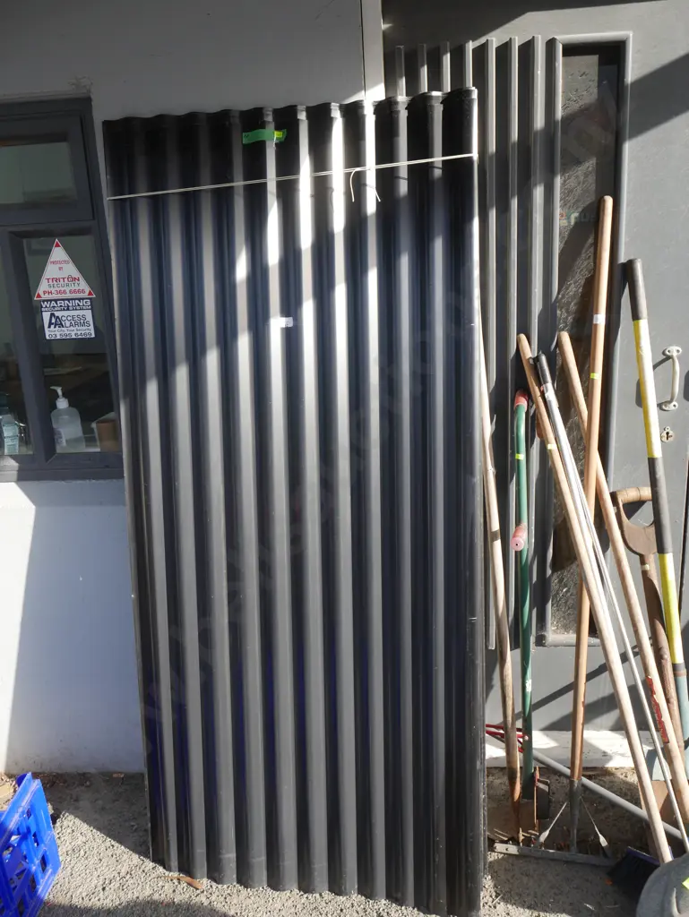 Corrugated iron sheets - 1.8m long Image 1++