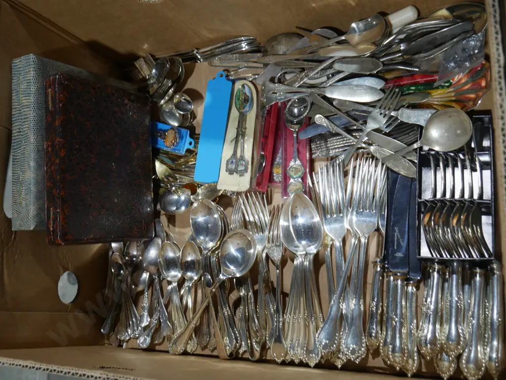 Assorted cutlery Image 1++