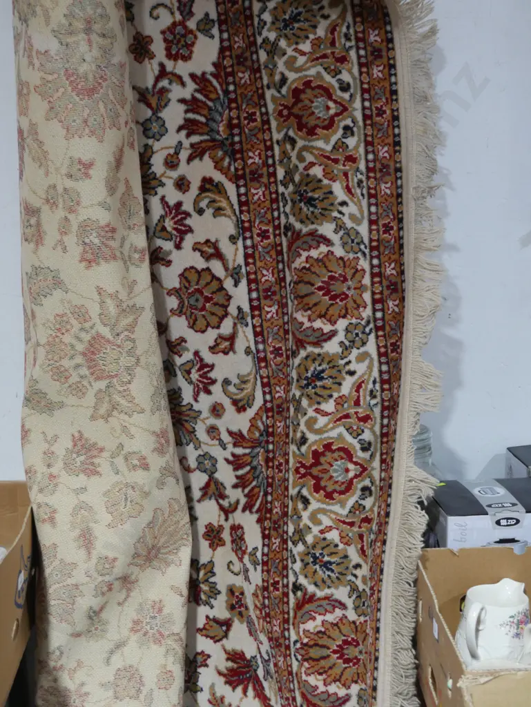 Large floor rug Image 1++