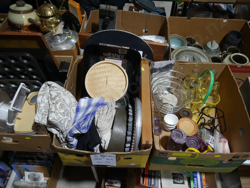 Three boxes of kitchenware etc Image 1++