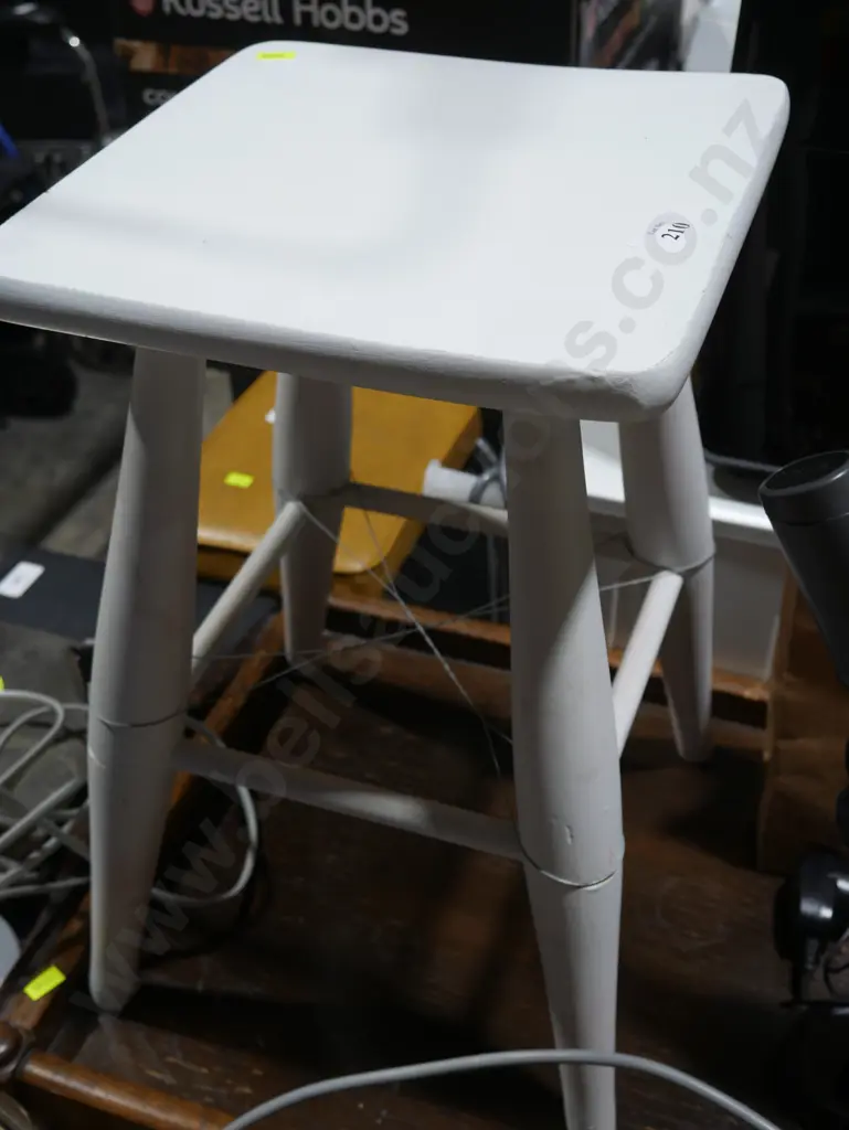 Wooden stool Image 1++