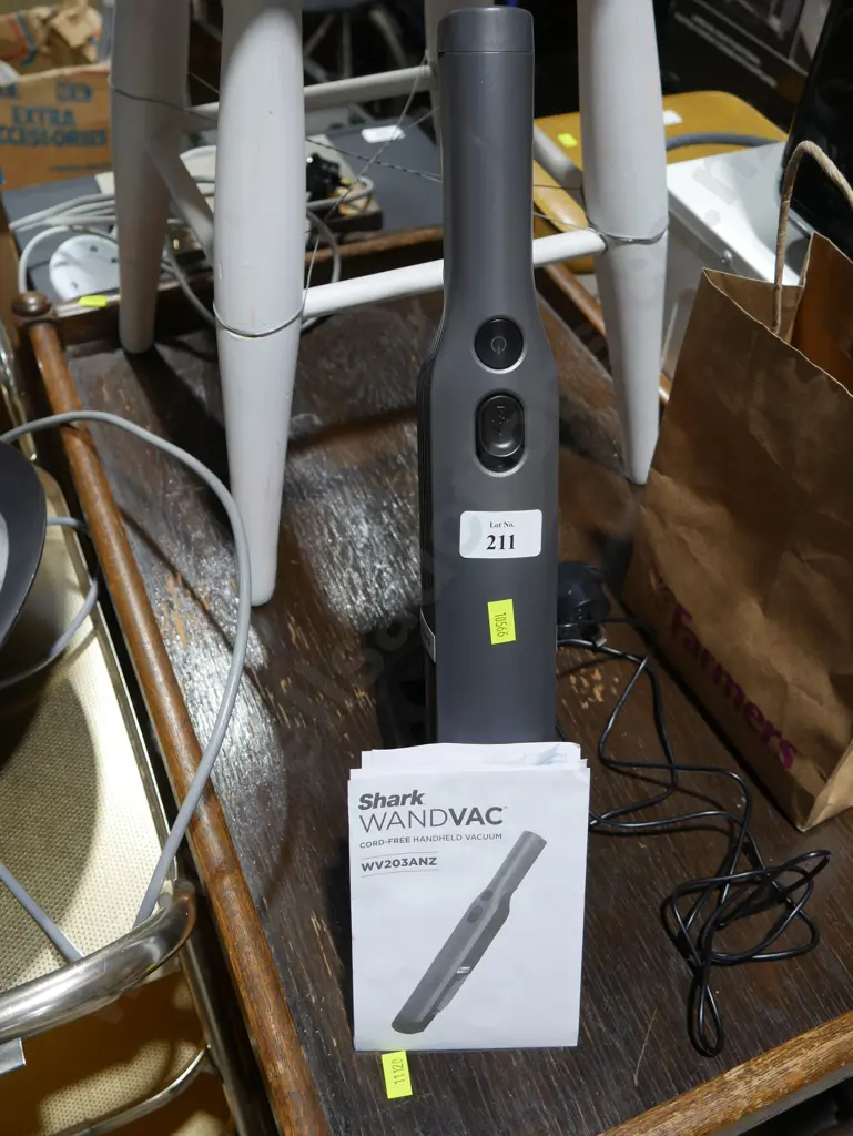 Shark dustbuster Image 1++