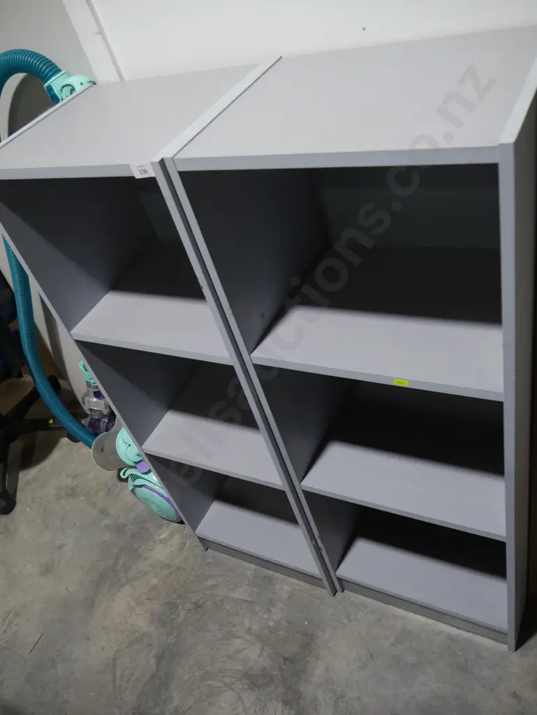 2 cube shelf units Image 1++