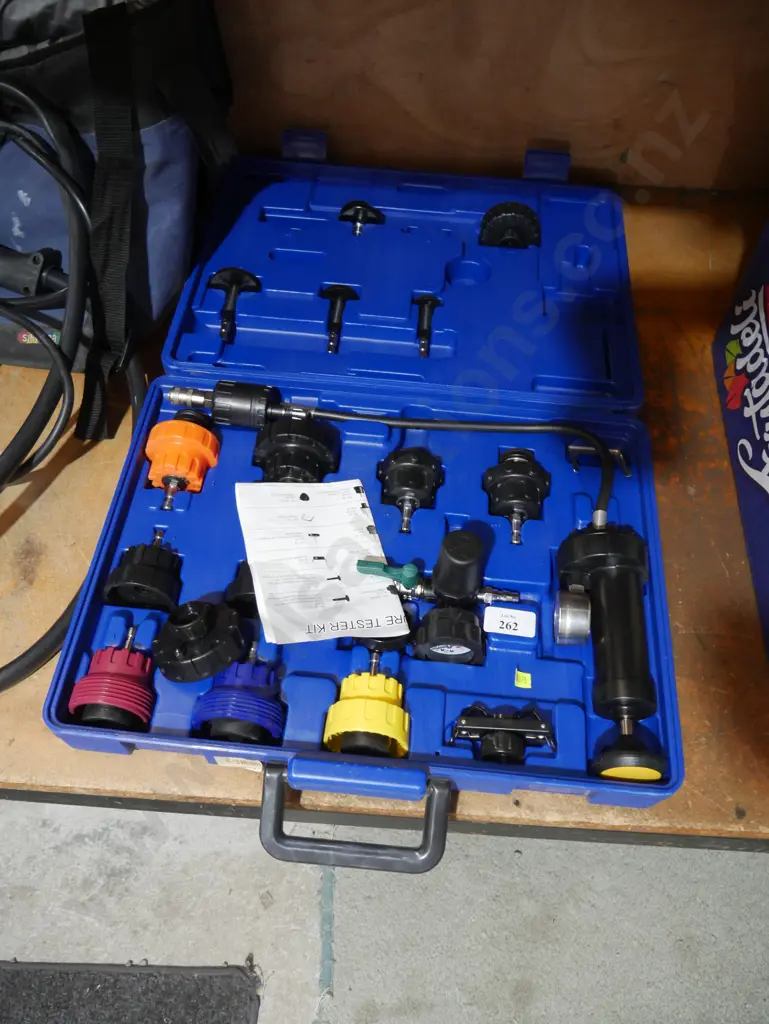 Radiator pressure tester kit Image 1++