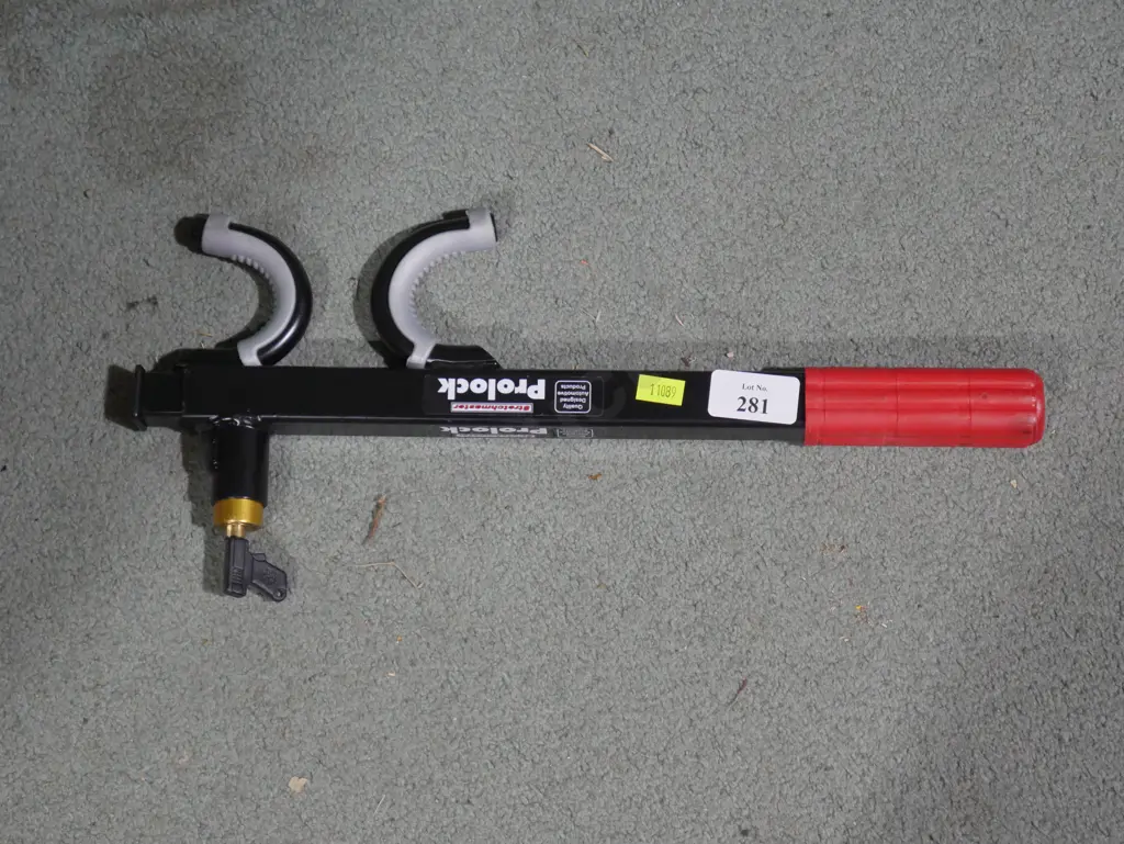 Steering wheel lock Image 1++