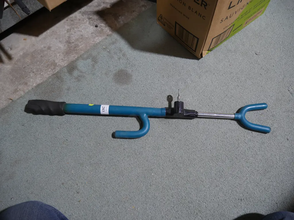 Steering wheel lock Image 1++