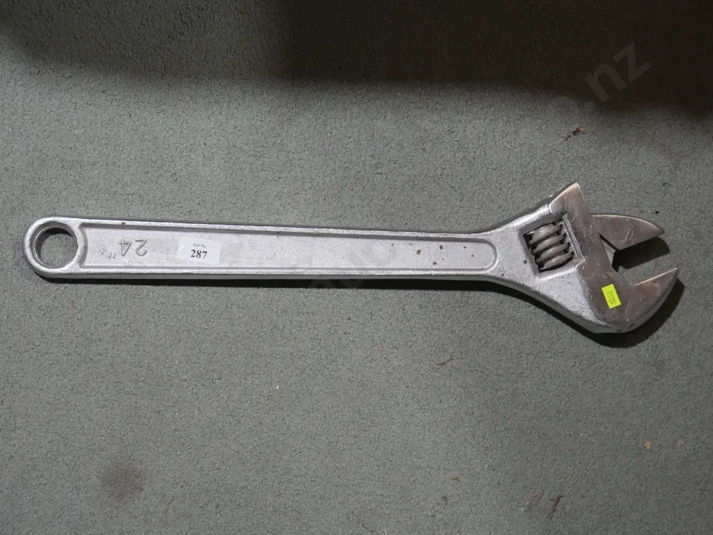 Large 24" spanner Image 1++