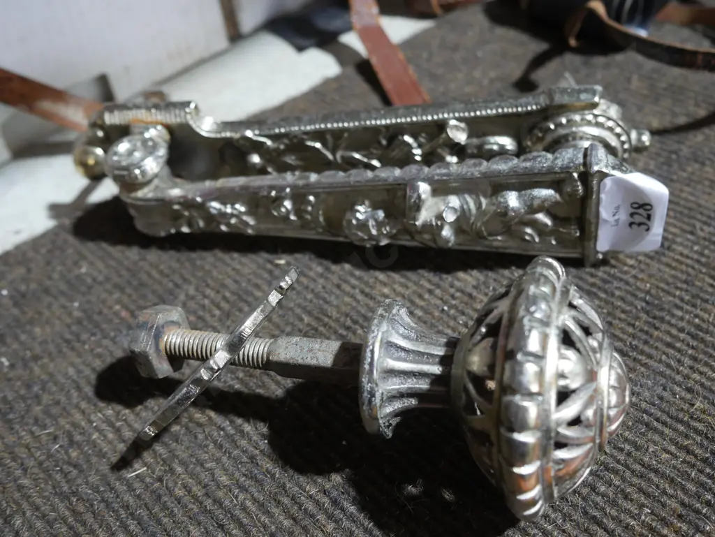 Ornate door handle and knocker Image 1++