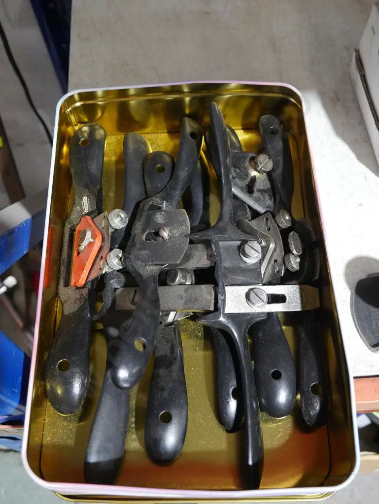 Assorted spoke shaves Image 1++