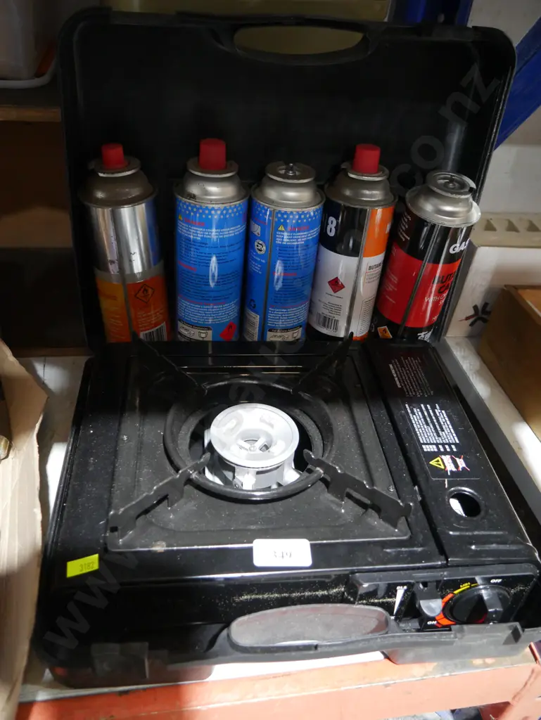 Portable gas cooker and gas cartridges Image 1++