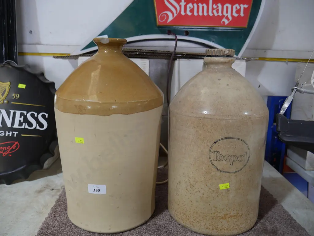 2 stoneware jars Image 1++