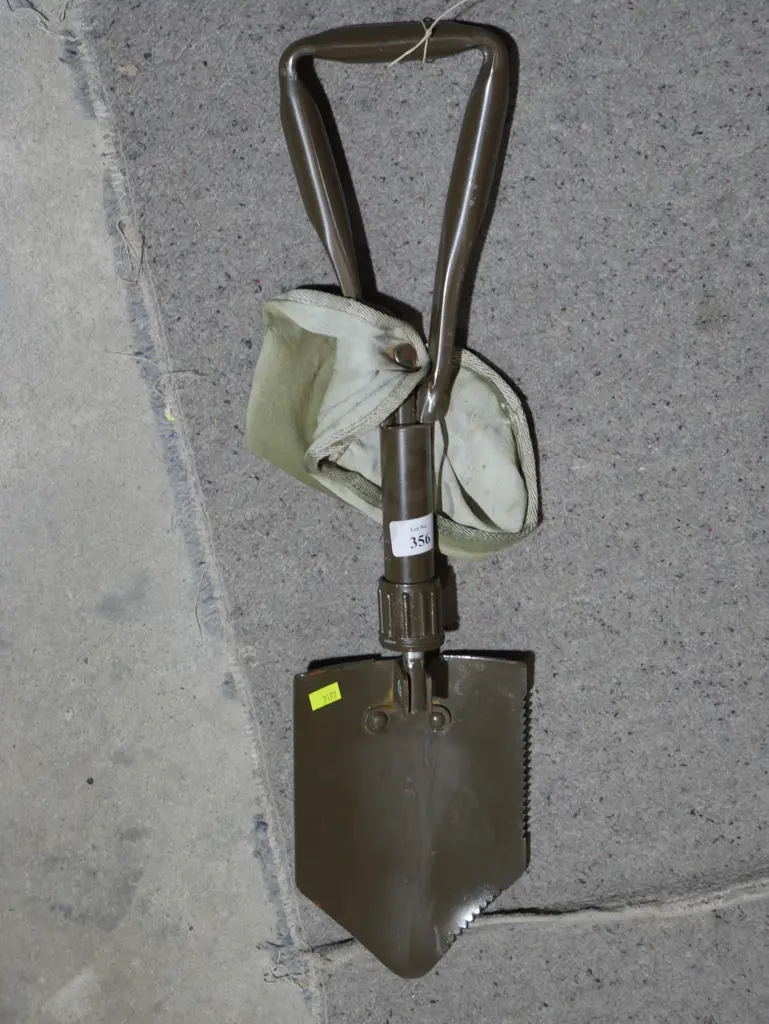 Folding trench spade Image 1++