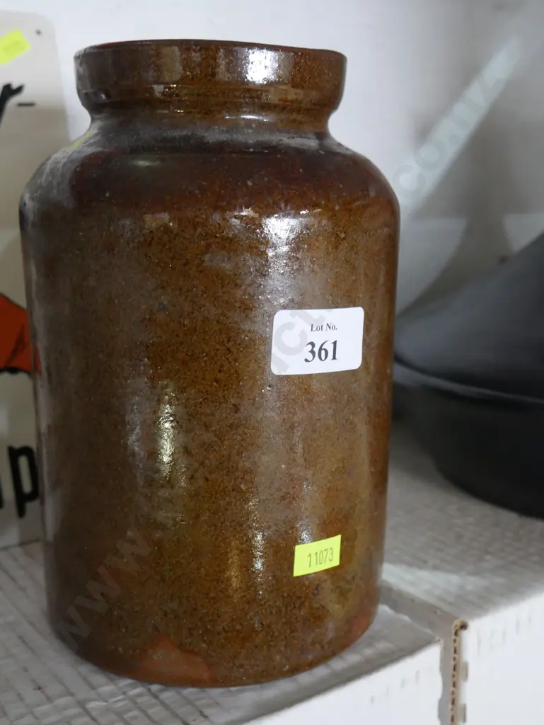 Pottery crock Image 1++