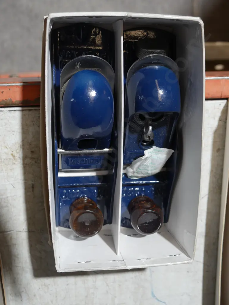 2 metal wood planes Image 1++