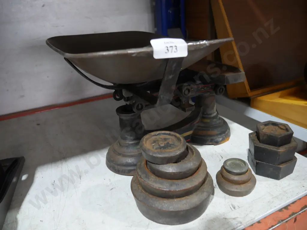 Scale and weight Image 1++