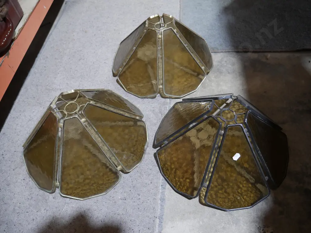 3 light shades Image 1++