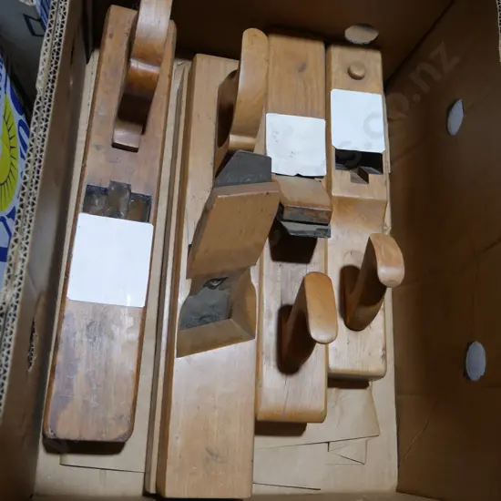 Assorted wood planes