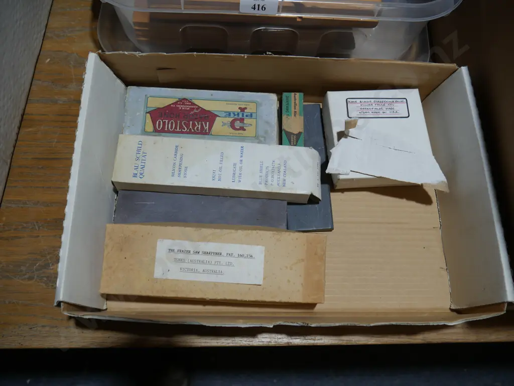 Assorted sharpening stones etc Image 1++