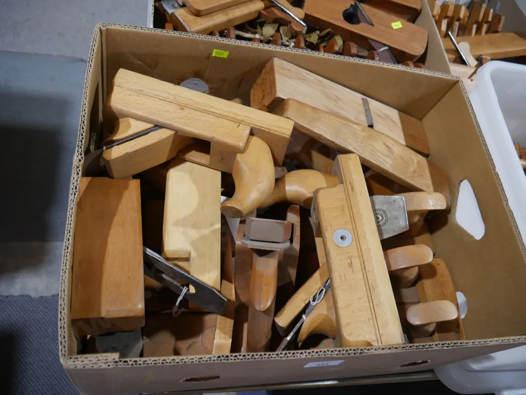 Assorted wood planes Image 1++