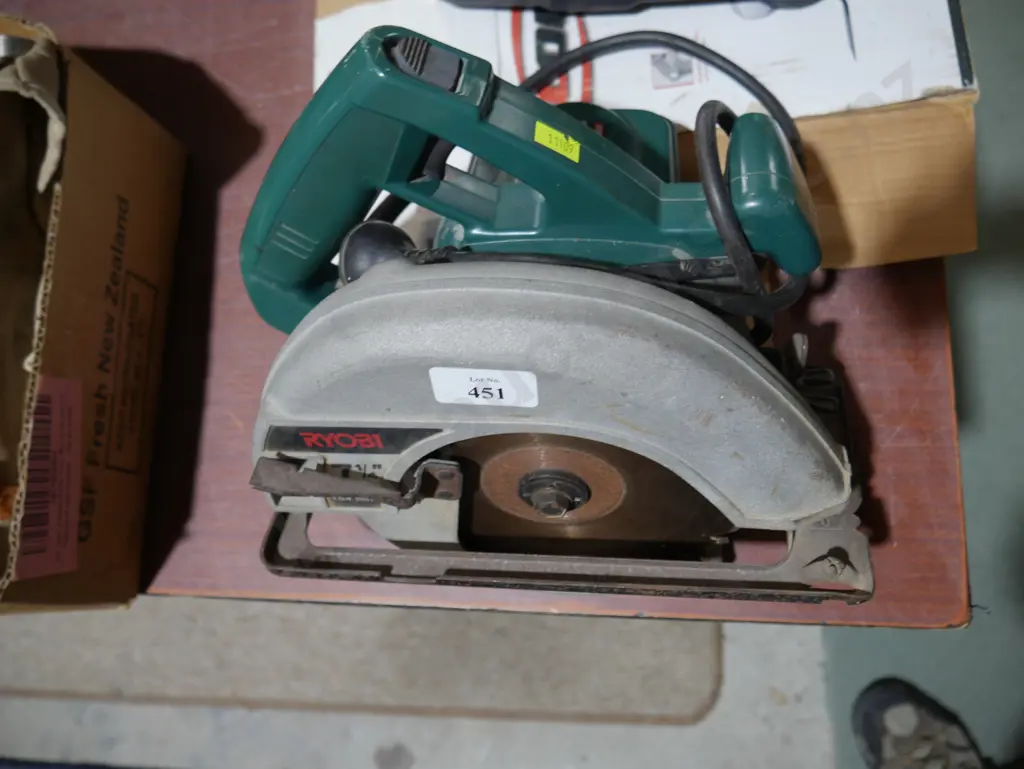 Circular saw Image 1++