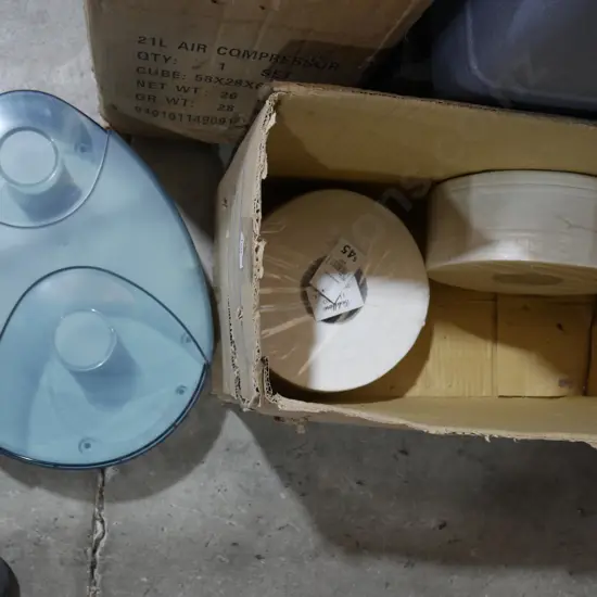 Toilet roll holder toilet rolls