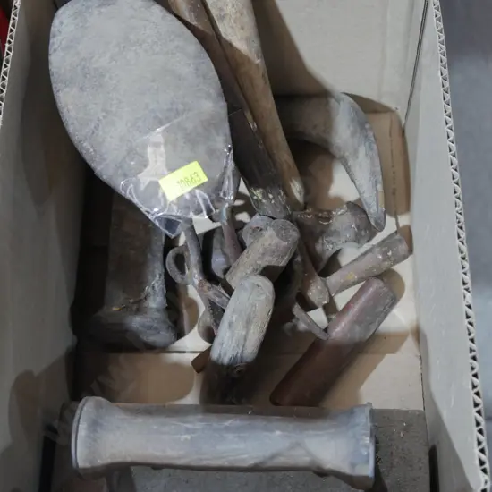 Shoelast hammers wool hooks