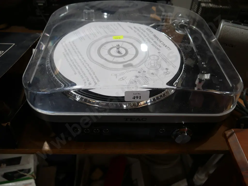 TEAC record player Image 1++