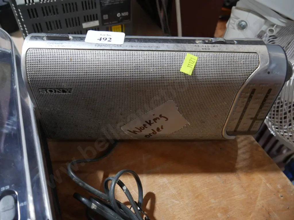 Sony transistor radio Image 1++