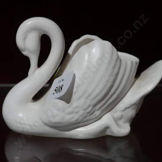 Small Crown Lynn swan