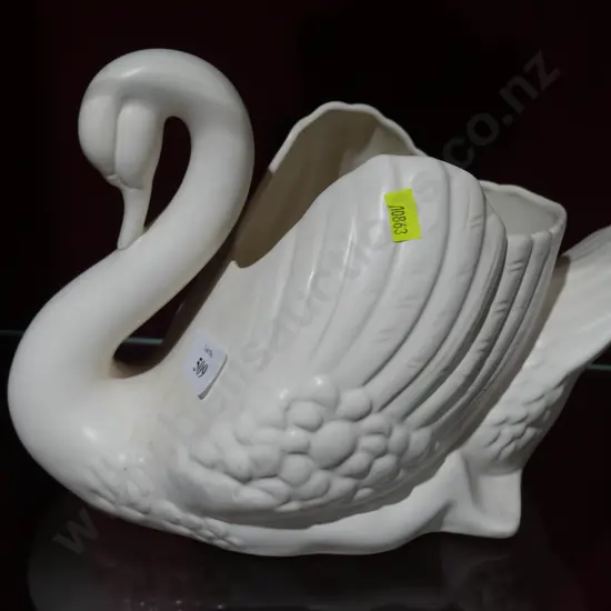 Crown Lynn swan