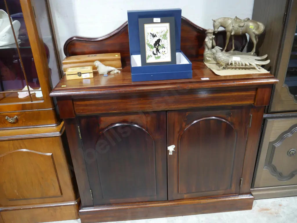 Chiffonier side board Image 1++