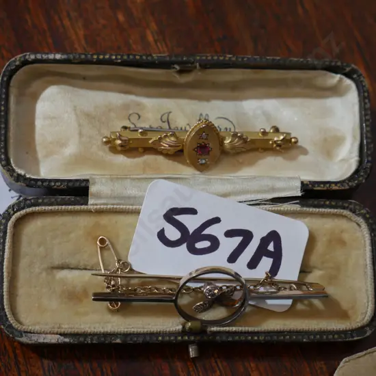 2 x 9ct bar brooches