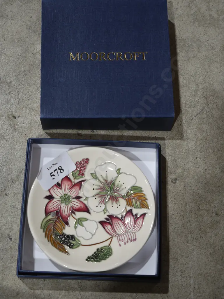 Moorcroft boxed dish Image 1++