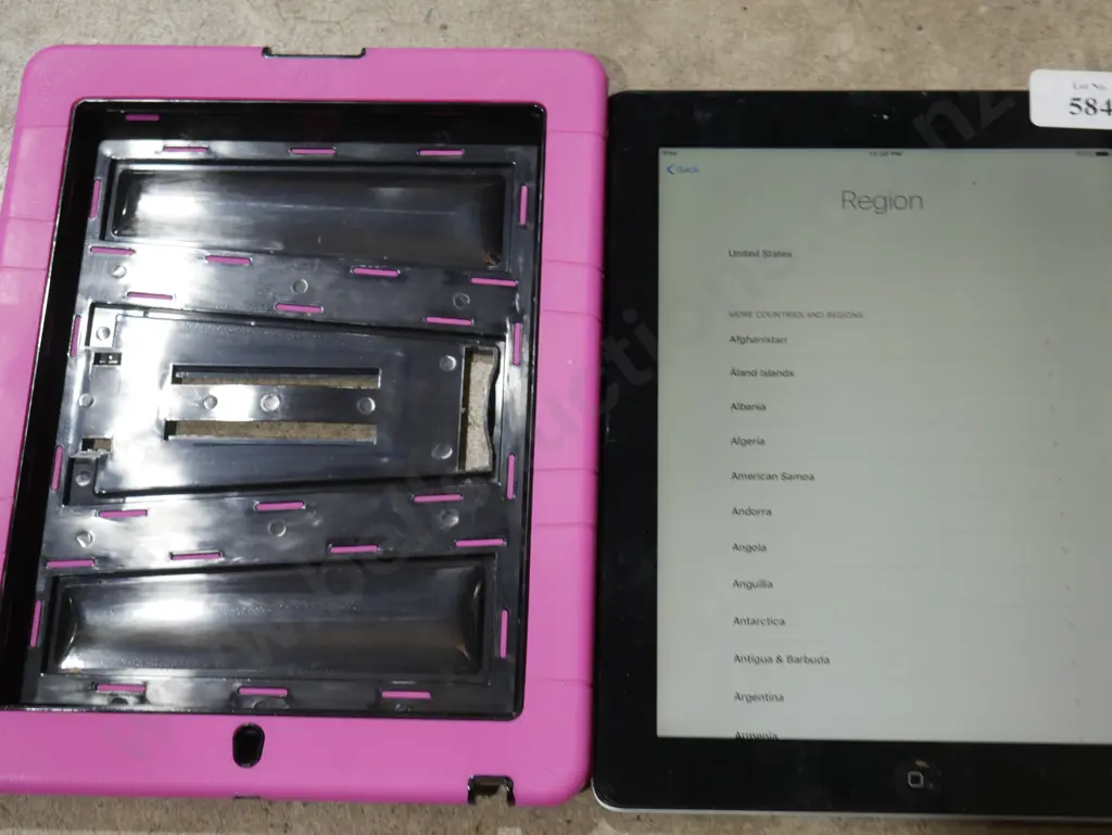 Apple iPad - reset & unlocked Image 1++