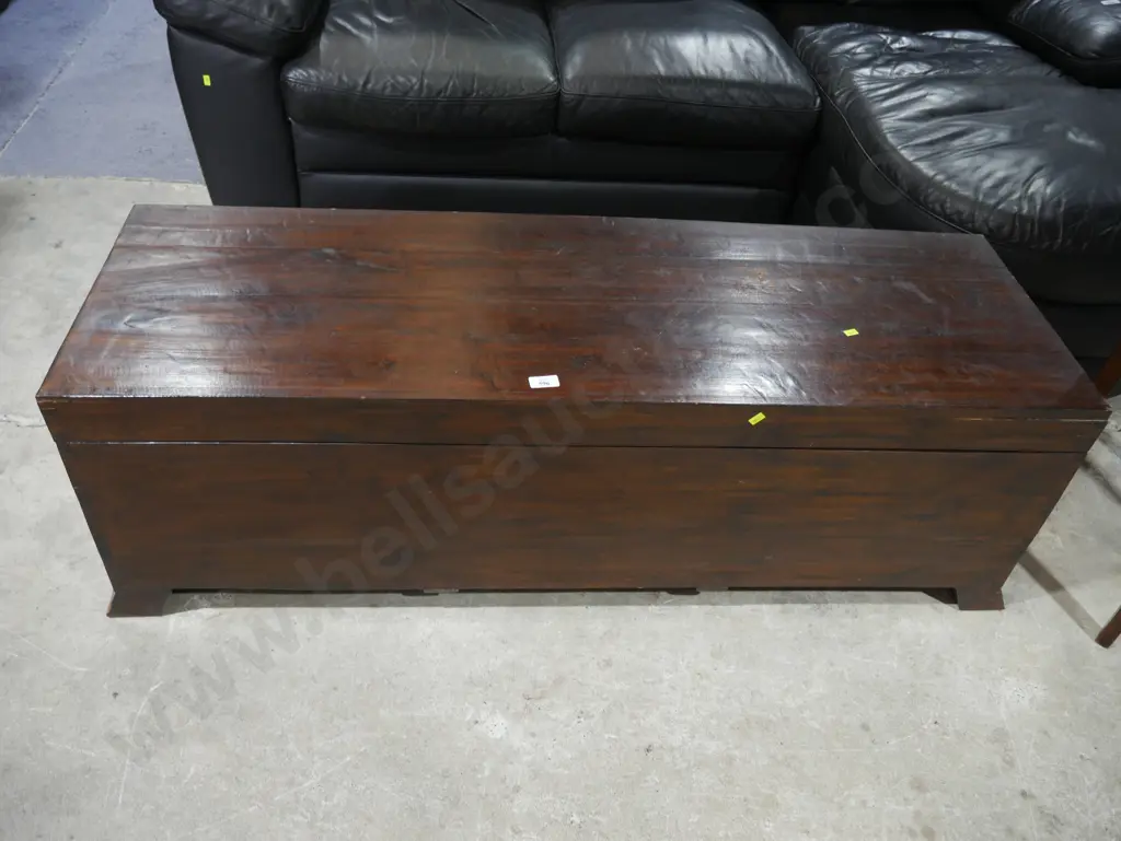 Large wooden trunk Image 1++