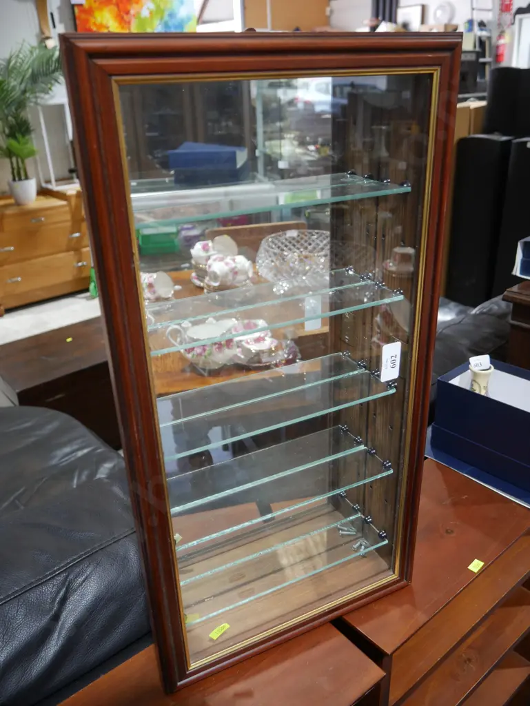 Small display case Image 1++